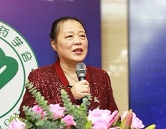 李万瑶